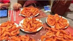 陸客,搶食,奧客,蝦。（圖／翻攝自爆料公社臉書） 