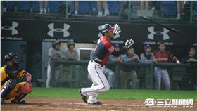 陳金鋒全壘打（圖／記者王怡翔攝）　