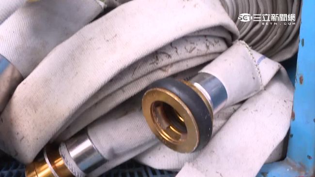 訓練水帶全破洞　消防員：跟噴泉一樣