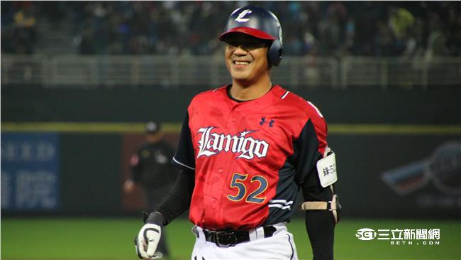 陳金鋒引退　桃猿打造漢白玉雕像致敬