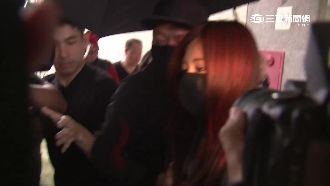 考完中場休息　周子瑜脫口罩露笑容