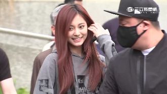 周子瑜思念師長　返國中母校短暫停留