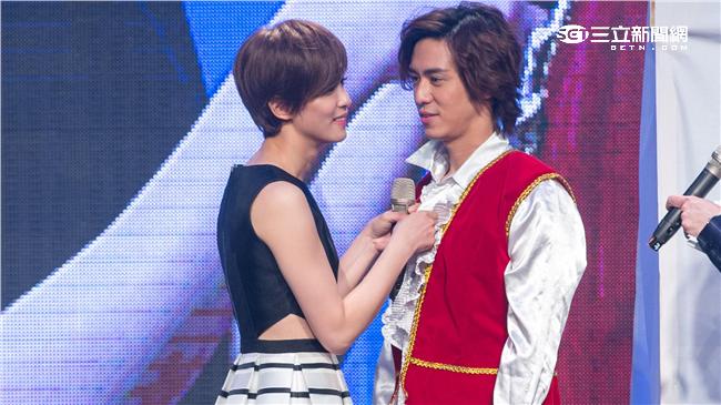 《哥們》見面會粉絲「把楚楚看光光」