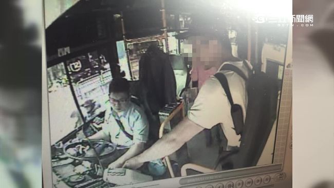 補教師搭公車起貪念　偷走女學生筆電