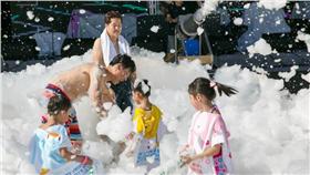 泡泡趴
翻攝https://www.facebook.com/FoamParty.odin/photos_stream