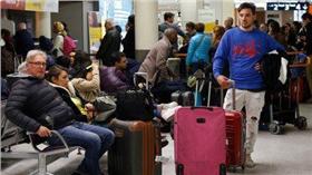 法國航管罷工、旅客滯留／翻攝自推特