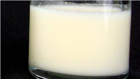 母乳,體液,食品,網拍,違法,衛福部,食品安全衛生管理法,傳染病防治法