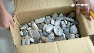 桃機攔下百斤奇石　9成是陸客撿的