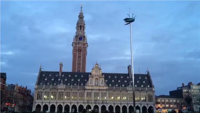 哀悼罹難者　大學鐘聲改約翰藍儂歌曲