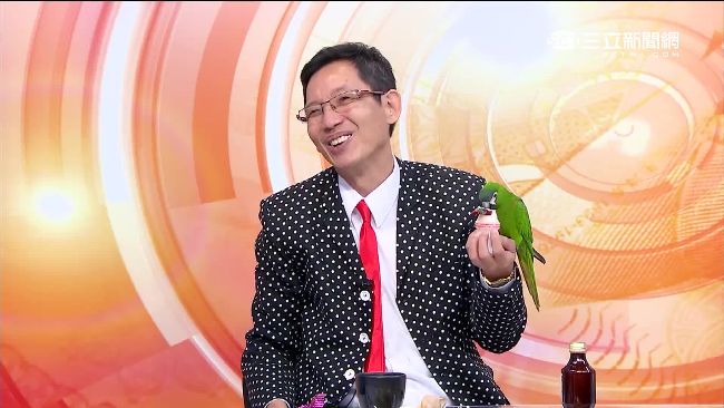 挑戰最長壽　大黑松總座的鸚鵡養生學