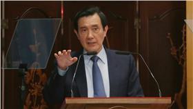 2016年3月23日／邀外媒登太平島　總統：眼見為憑／總統馬英九（圖）23日晚間在國防部松山軍用基地召開中外記者會表示，安排外媒訪問太平島，希望「眼見為憑」，共同見證太平島是島嶼，不是岩礁。（圖／中央社記者裴禛攝）