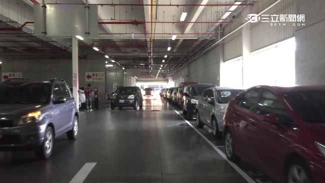 停車場治安死角　破窗行竊1天2起