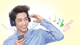 ▲Visa宣布，從2015年1月至12月，Visa金融卡的商店刷卡金額達到新台幣720億元，展現在台持續的成長力道。（圖／Visa）