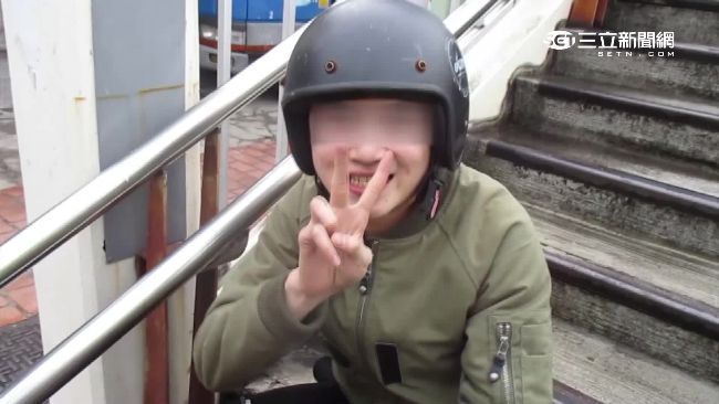 不要叫我姐姐！酒醉男裝萌鬧女警