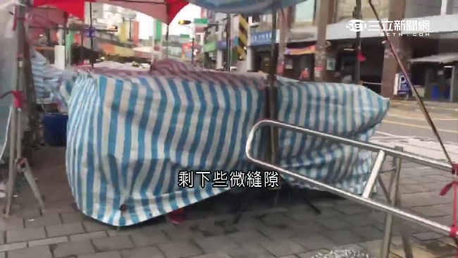 無障礙坡道被堵　大型雜物擋路難以通