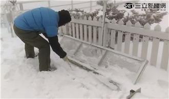 影／玉山持續降大雪　積雪達16公分
