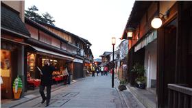 京都
https://www.flickr.com/photos/inucara/5390758978/in/photolist-9dn3Qj-9dn4K3-9hewpn-7Pp9VW-9hewut-8F3WoB-7PkbQT-aqiSby-7PS2TR-7PVkLq-7PkcTP-9diXRa-8F41YF-7PRNMF-7PRMrk-8F3Yu8-oMdxND-7PV7EU-9hewt2-7VYJfc-7PuavS-7iZvrH-7j1hCa-5zjL8E-5zjLdy-5zftYX-5zjL4f-7eCxBq-p9uek2-pNTJqE-7eyCwF-q48Jiu-pd29WH-p9uiyT-sfthZ1-pNS5Bx-q6nbXj-pNPQRF-pNTPtL-q6e7hM-q82Mk3-sbPHw6-pNQT8d-pd2hUr-s5LzBG-pNRXhH-rYriLc-pNQZXW-q6nccN-q5umSY