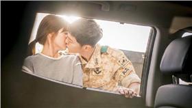 太陽的後裔,宋仲基,宋慧喬／臉書