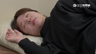 側睡竟變大小奶　醫師說這兩點要注意