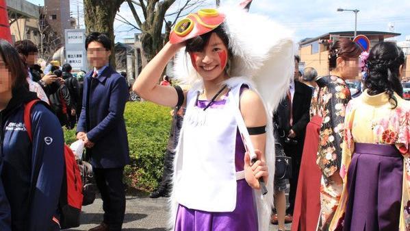 京大樸實Cosplay　終於有正妹