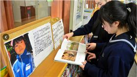 ▲日國中生收到病逝同學賀電。（圖／翻攝自《朝日新聞》網站）
http://www.asahi.com/articles/ASJ3H5FHDJ3HUTNB017.html
