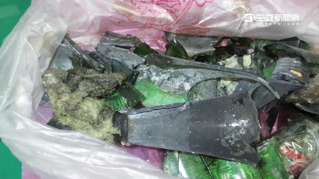 不滿地瓜攤飛灰　鄰居竟持汽油彈縱火