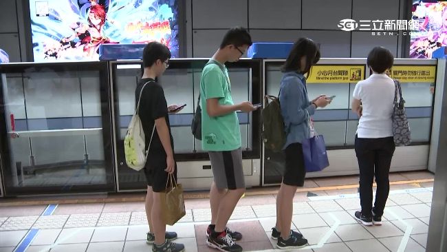 低頭族3C不離手　醫師公開護眼秘方