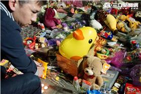 小燈泡
女童
西湖國小
記者李鴻典攝