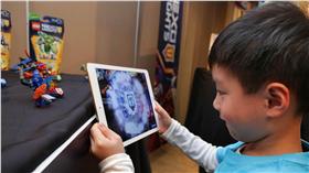 只要下載樂高未來騎士團APP，將可透過掃描盾牌獲得戰鬥關卡