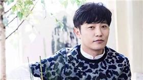 太陽的後裔,宋仲基,晉久／臉書