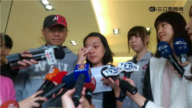 小燈泡母想哭：通通來給我抱抱