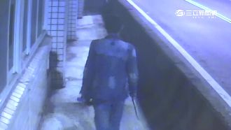 彰化怪男！持斧頭猛砍監視器嚇壞人