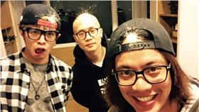 MP,魔幻力量,廷廷,凱開,雷堡（圖／翻攝自MP魔幻力量臉書粉絲專頁）
https://www.facebook.com/magicpowertw/photos/a.194769421388.138413.86984901388/10153394175931389/?type=3&theater