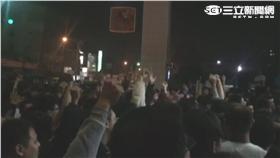 黑衣人包圍警局