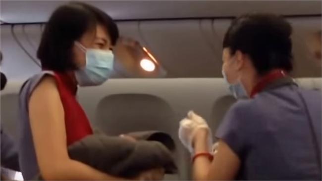 詐保案外案？機上產女遭爆是代理孕母