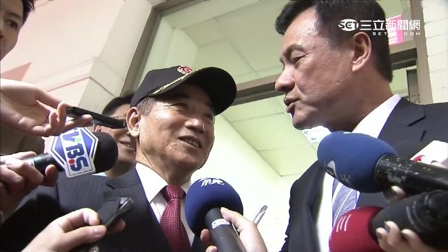 王金平滑倒縫2針　蘇嘉全送5字關心