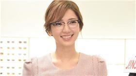 16:9 郭雪芙亮麗出席眼鏡品牌活動,與李明川張艾亞分享眼鏡流行穿搭秘訣