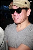 音樂人劉天健音樂追思會，趙傳演唱「給所有知道我名字的人」，邊唱邊落淚。（圖/攝影邱榮吉）