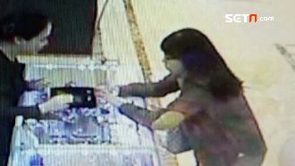 女偷櫃姐信用卡　盜刷5萬元買珠寶