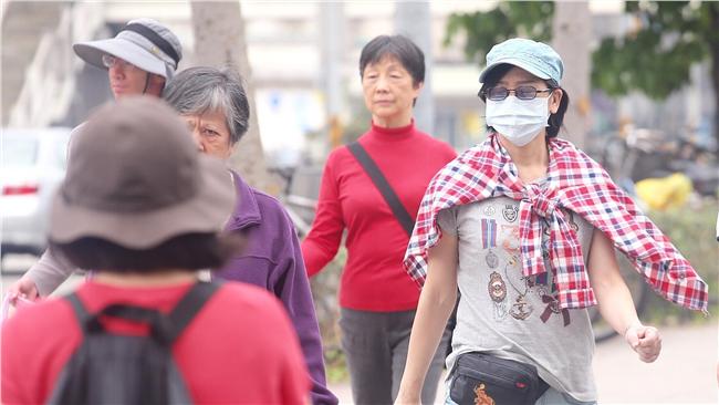台東大武飆38.4度　破今年最高溫