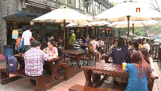 違法擺攤佔十分瀑布　合法店家遭排擠