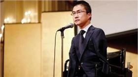 乙武洋匡生日會致詞 
翻攝自daily.co.jp
http://www.daily.co.jp/newsflash/gossip/2016/04/05/0008960901.shtml