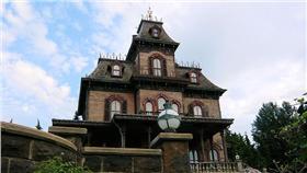 迪士尼,樂園,鬼屋,幽靈莊園(Stéfan https://www.flickr.com/photos/st3f4n/1174185797/in/photolist-2ML1wH-eXjTx9-v7QvaD-3N43a-9Wqmdq-9XzKSB-9XzK9V-9XCFCJ-9XzKvH-9XCEJh-9XzLen-9XCBCf-jePbr-9XzNX4-47Uce-4rZt9z-49nnBo-jePce-iDtHPH-jePbT-jePdp-6qjdKA-eg99DV-85rEzY-7pz9aN-ac4LsD-56fcRV-54KZqf-56ji2N-56dSkM-56jspw-56ez6k-56dUbi-9CLXJo-9yPRPZ-56f1AF-93KxyK-56i2od-953P27-54FWD6-9vVbVx-56juoG-85rDC5-54FP18-ac7CCA-56jkXN-56eYDk-8qDr6-eg99tX-fbmPQn)