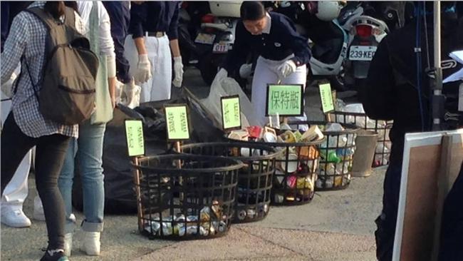 控慈濟撿垃圾是一場秀　樂團主唱挨轟