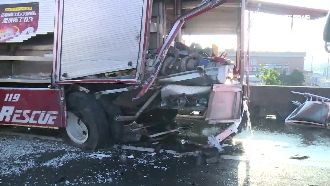 消防車救援挨撞　警消無傷還英勇救人