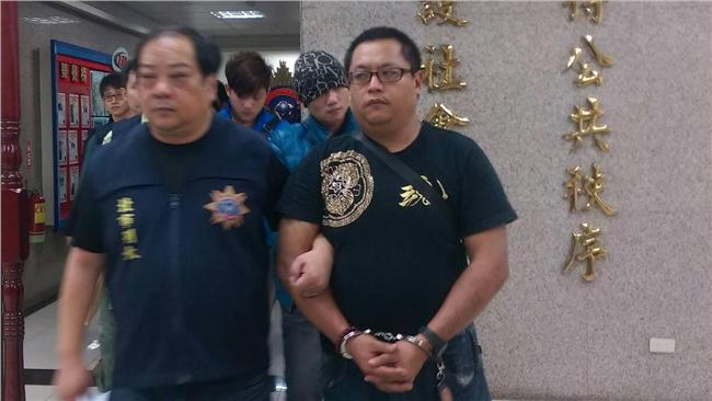 「來來哥」不抗議　率眾討債遭警逮