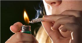 菸、抽菸（圖／翻攝自FLICK）