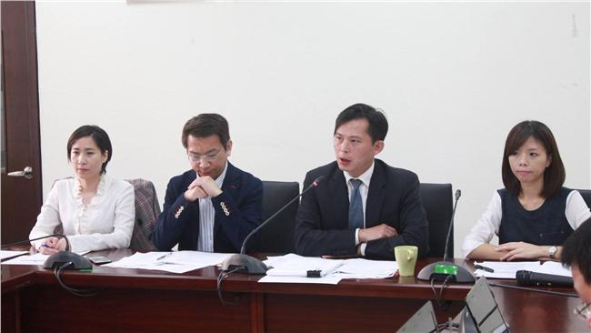 槓上羅瑩雪　時力：只會扯後腿，遺憾