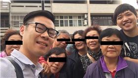 陳光軒與陳為廷（圖／翻攝自陳光軒臉書）馬賽克版