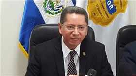 檢察長梅連德斯（Douglas Melendez）
翻攝自twitter
https://twitter.com/RepublicaSV33/status/717773759734611968